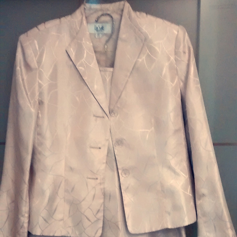 LeSuit Champagne Skirt Suit